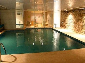 Les Chemins Francis - Modern Hotel Bagnols-les-Bains Exterior photo