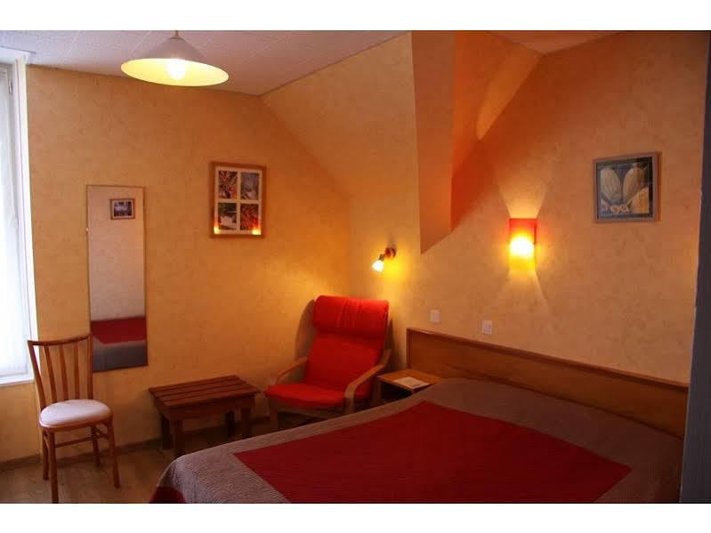 Les Chemins Francis - Modern Hotel Bagnols-les-Bains Exterior photo