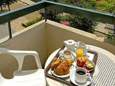 Les Chemins Francis - Modern Hotel Bagnols-les-Bains Exterior photo