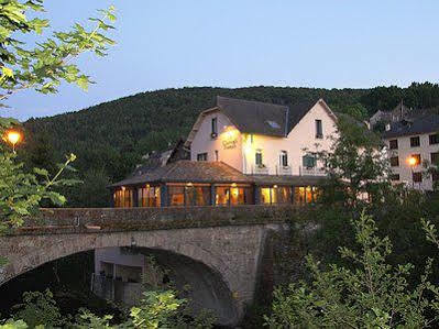 Les Chemins Francis - Modern Hotel Bagnols-les-Bains Exterior photo